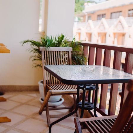 Patong Beach Side Hotel Екстериор снимка