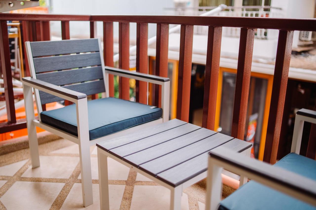 Patong Beach Side Hotel Екстериор снимка