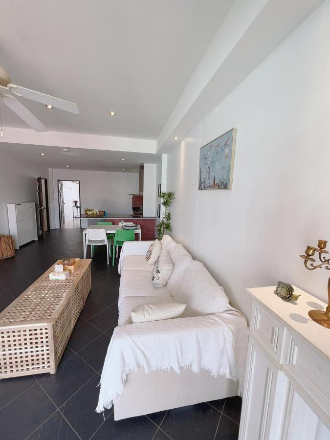 Patong Beach Side Hotel Екстериор снимка