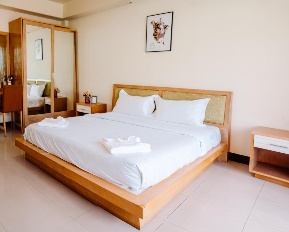 Patong Beach Side Hotel Екстериор снимка