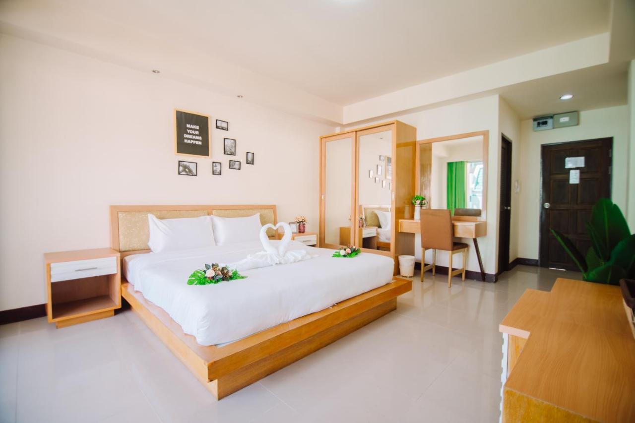 Patong Beach Side Hotel Екстериор снимка